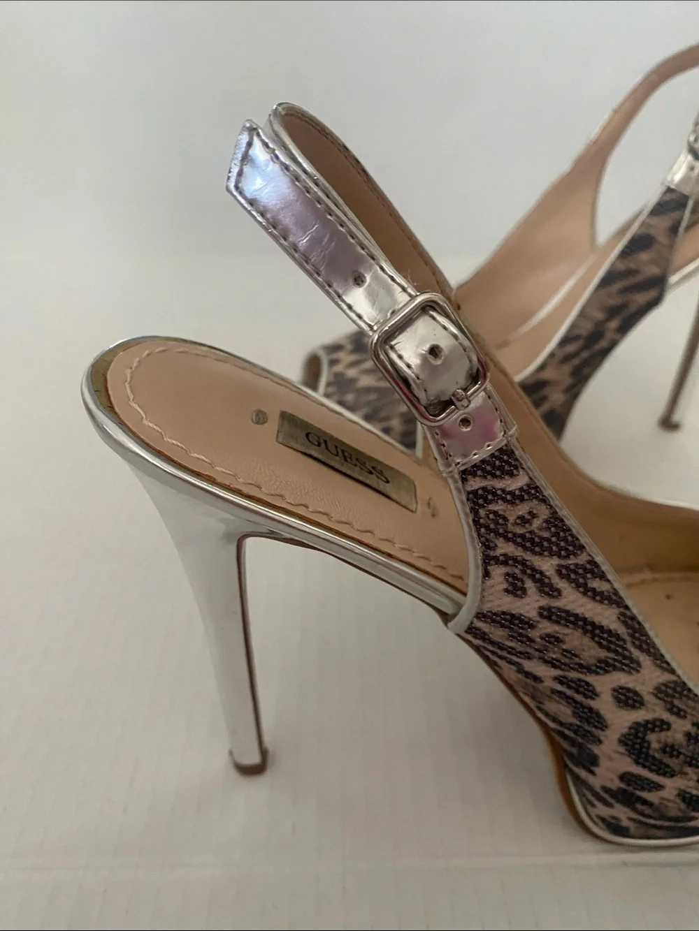 GUESS Slingback Peep-Toe 5” Heel in brown & silver Leopard Print Size 7 - Picture 9 of 16
